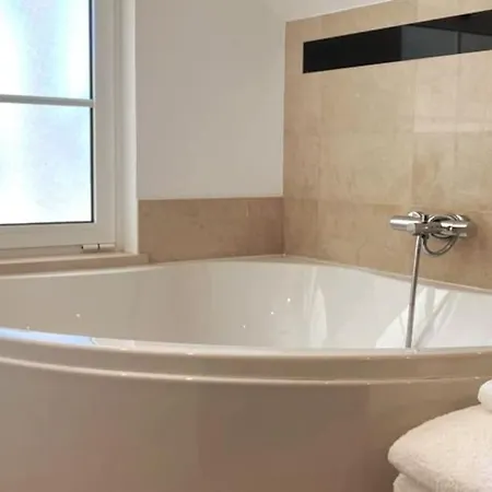 Villa Lana - Free Pool Heating - Sea View - Two Independent Floors