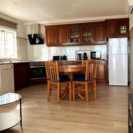 Lana - Free Pool Heating - Sea View - Two Independent Floors Villa District de Faro